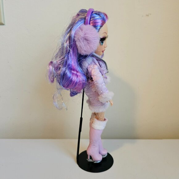 MGA Entertainment Rainbow High Winter Break Violet Willow Doll w/ Outfit 10.5" - Picture 9 of 12